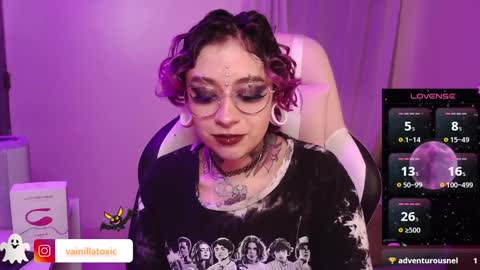 Vainilla Independent model online show from 5, 1, 2025