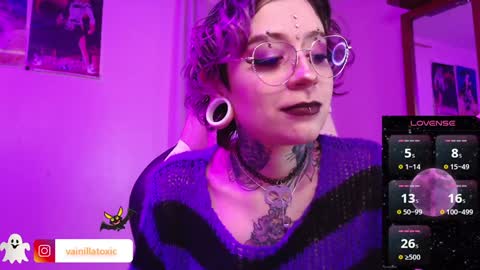 Vainilla Independent model online show from 5, 1, 2025