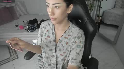 Snapshot of vaiolethsan chatting on 21, 4, 2026 Vaioleth online show from 21, 4, 2026