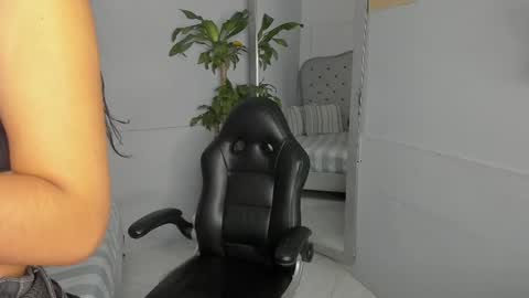 Snapshot of vaiolethsan chatting on 24, 4, 2026 Vaioleth online show from 24, 4, 2026