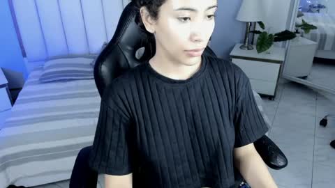 Snapshot of vaiolethsan chatting on 12, 5, 2026 Vaioleth online show from 12, 5, 2026