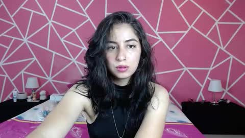 Snapshot of val_angelll chatting on 15, 9, 2025 valentina online show from 15, 9, 2025