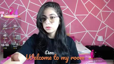 Snapshot of val_angelll chatting on 16, 9, 2025 valentina online show from 16, 9, 2025