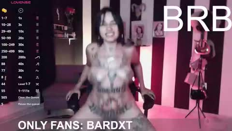 Snapshot of val_bardot1 chatting on 30, 10, 2025 first of all... who are u online show from 30, 10, 2025