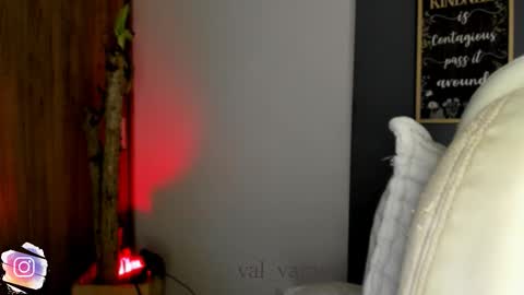 Snapshot of val_varago chatting on 3, 3, 2026 val_varago online show from 3, 3, 2026