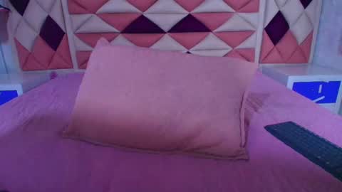 Snapshot of vale_castro1 chatting on 13, 9, 2025 Valentina online show from 13, 9, 2025