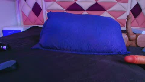 Snapshot of vale_castro1 chatting on 22, 9, 2025 Valentina online show from 22, 9, 2025