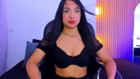 Snapshot of valee_gomezz1 chatting on 19, 7, 2026 Vale online show from 19, 7, 2026