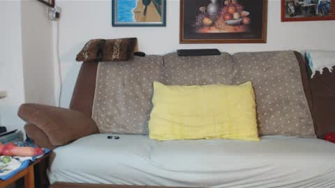 Snapshot of valemer chatting on 25, 2, 2025 Cheating Slut online show from 25, 2, 2025