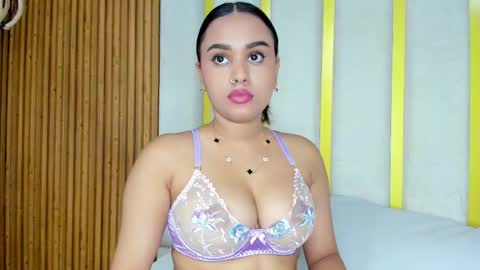 Snapshot of valen_petty chatting on 23, 4, 2026 Valen online show from 23, 4, 2026