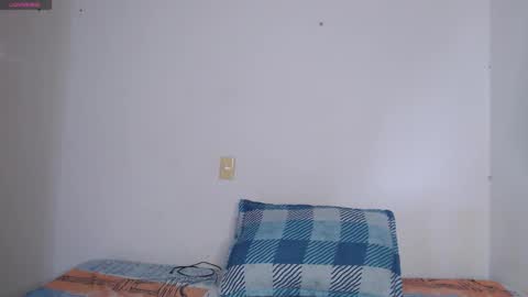 IG-valen mendoza99  twitter valenthompson99 online show from 9, 3, 2026