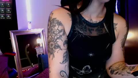 Snapshot of valengray chatting on 7, 1, 2025 Valen online show from 7, 1, 2025