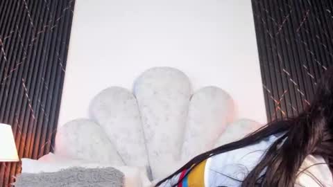Snapshot of valenrosse_ chatting on 3, 7, 2026 Valen online show from 3, 7, 2026
