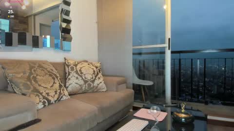 Snapshot of valensweetlove chatting on 16, 12, 2024 Valen online show from 16, 12, 2024