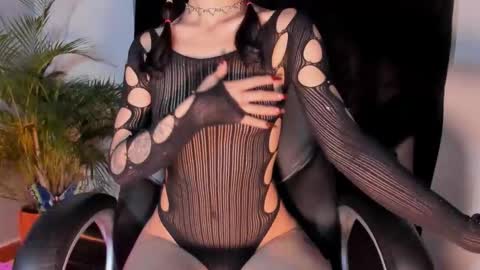 Valentina  Dolls online show from 11, 9, 2025