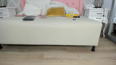 Snapshot of valentina_angel_1 chatting on 5, 4, 2026 Valentina online show from 5, 4, 2026