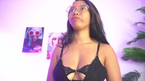 VALENTINA online show from 9, 9, 2025