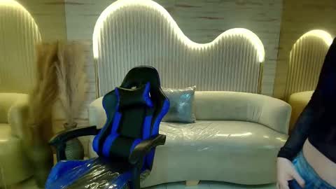 Snapshot of valentina_r_ chatting on 30, 9, 2025 Valentina online show from 30, 9, 2025