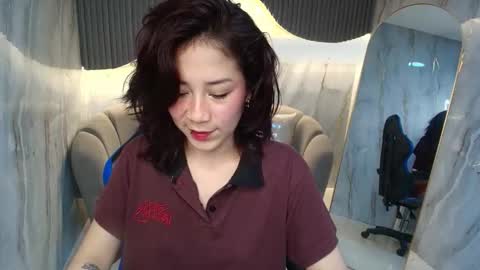 Snapshot of valentina_r_ chatting on 8, 11, 2025 Valentina online show from 8, 11, 2025