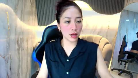 Snapshot of valentina_r_ chatting on 13, 11, 2025 Valentina online show from 13, 11, 2025