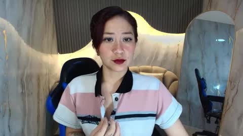 Snapshot of valentina_r_ chatting on 18, 11, 2025 Valentina online show from 18, 11, 2025