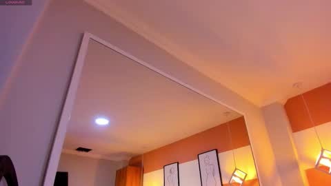 Mia  online show from 21, 12, 2025