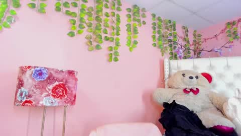 valentinee_xo online show from 16, 6, 2026