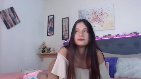 V A L E N T I N I online show from 22, 10, 2025