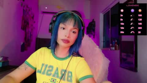 Danielle  Please help me to reach 300 thumbs up online show from 22, 12, 2025