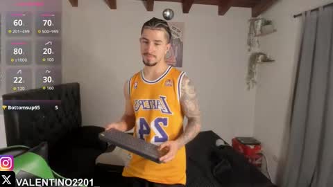 Snapshot of valentino2201 chatting on 7, 11, 2025 valentino online show from 7, 11, 2025