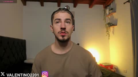 Snapshot of valentino2201 chatting on 10, 11, 2025 valentino online show from 10, 11, 2025