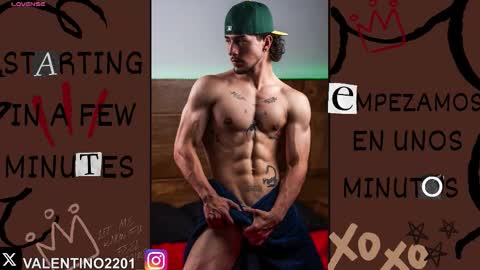 Snapshot of valentino2201 chatting on 12, 11, 2025 valentino online show from 12, 11, 2025