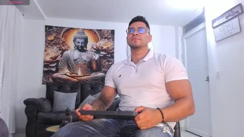 Snapshot of valentino_dossantos chatting on 24, 12, 2024 online show from 24, 12, 2024