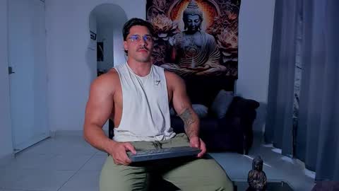 Snapshot of valentino_dossantos chatting on 30, 10, 2025 online show from 30, 10, 2025