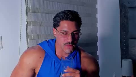 Snapshot of valentino_dossantos chatting on 11, 11, 2025 online show from 11, 11, 2025