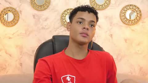Snapshot of valentino_thompson chatting on 12, 9, 2025 valentino_thompson online show from 12, 9, 2025