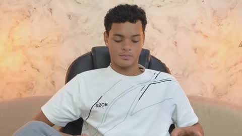 Snapshot of valentino_thompson chatting on 28, 9, 2025 valentino_thompson online show from 28, 9, 2025