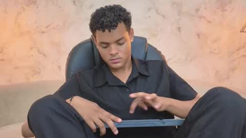 Snapshot of valentino_thompson chatting on 29, 9, 2025 valentino_thompson online show from 29, 9, 2025