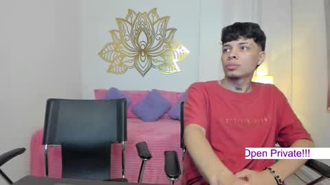 Snapshot of valeperez24 chatting on 24, 2, 2025 Valery And Daniel online show from 24, 2, 2025