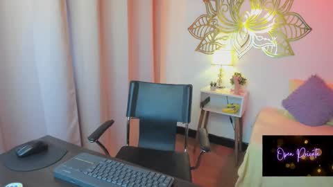 Snapshot of valeperez24 chatting on 30, 11, 2025 Valery And Daniel online show from 30, 11, 2025