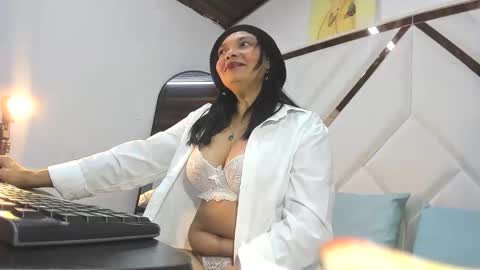 Snapshot of valeria_gil_ chatting on 19, 4, 2026 valeria_gil_ online show from 19, 4, 2026