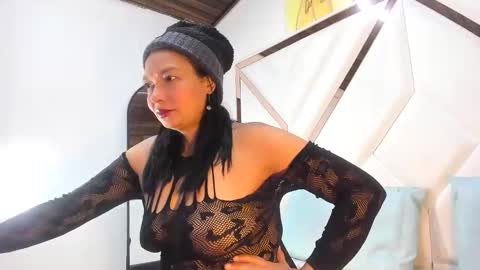 Snapshot of valeria_gil_ chatting on 28, 4, 2026 valeria_gil_ online show from 28, 4, 2026