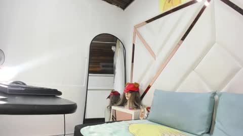 Snapshot of valeria_gil_ chatting on 15, 5, 2026 valeria_gil_ online show from 15, 5, 2026
