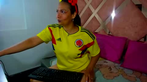 Snapshot of valeria_gil_ chatting on 23, 6, 2026 valeria_gil_ online show from 23, 6, 2026