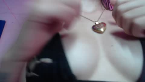 Snapshot of valeria_mendozza chatting on 25, 12, 2024   online show from 25, 12, 2024