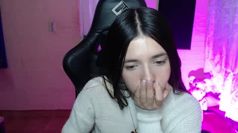 Snapshot of valeria_mendozza chatting on 6, 2, 2025   online show from 6, 2, 2025