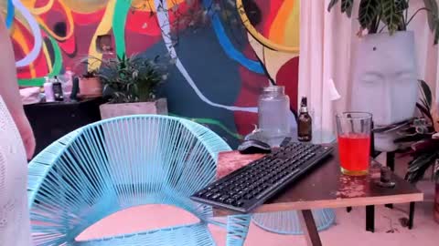Snapshot of valeria_restrepo chatting on 18, 6, 2026 Valeria online show from 18, 6, 2026