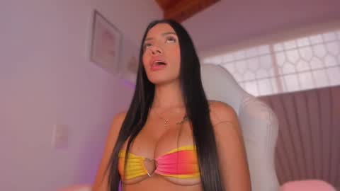 Snapshot of valeria_uribe22 chatting on 12, 9, 2025 online show from 12, 9, 2025