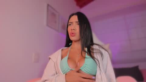 Snapshot of valeria_uribe22 chatting on 29, 9, 2025 online show from 29, 9, 2025