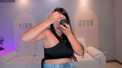 Snapshot of valeriaroldanx chatting on 19, 4, 2026 Valeria online show from 19, 4, 2026
